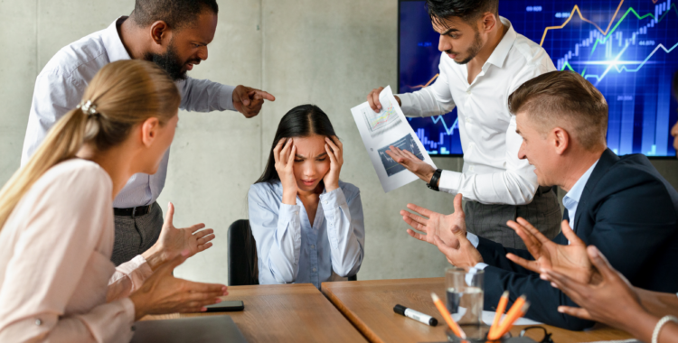 immagine di mobbing sul lavoro
